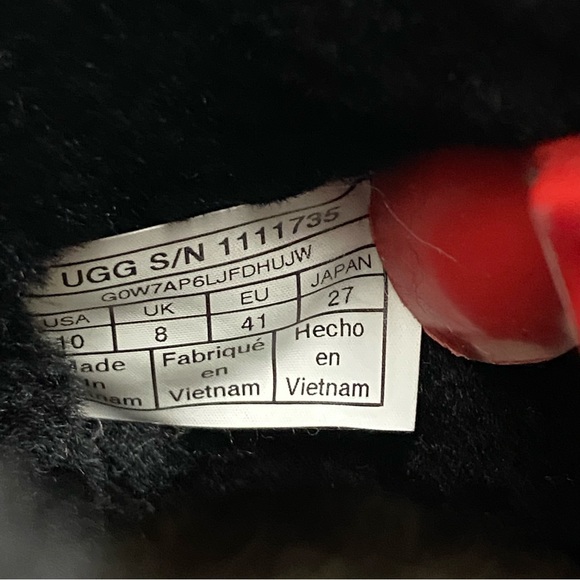 Ugg Classic Black Fluff Mini Quilted Suede Sheepskin Women Boots Size 10 Disc. - Picture 14 of 14